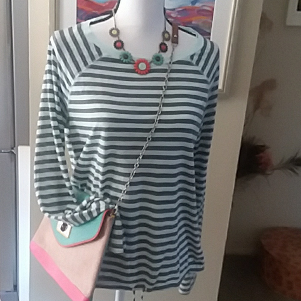 Juicy Couture  must have!!! L